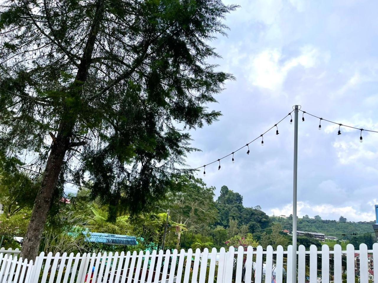 Blue Cabins By Pfordten Cottage Cameron Highlands Exterior photo