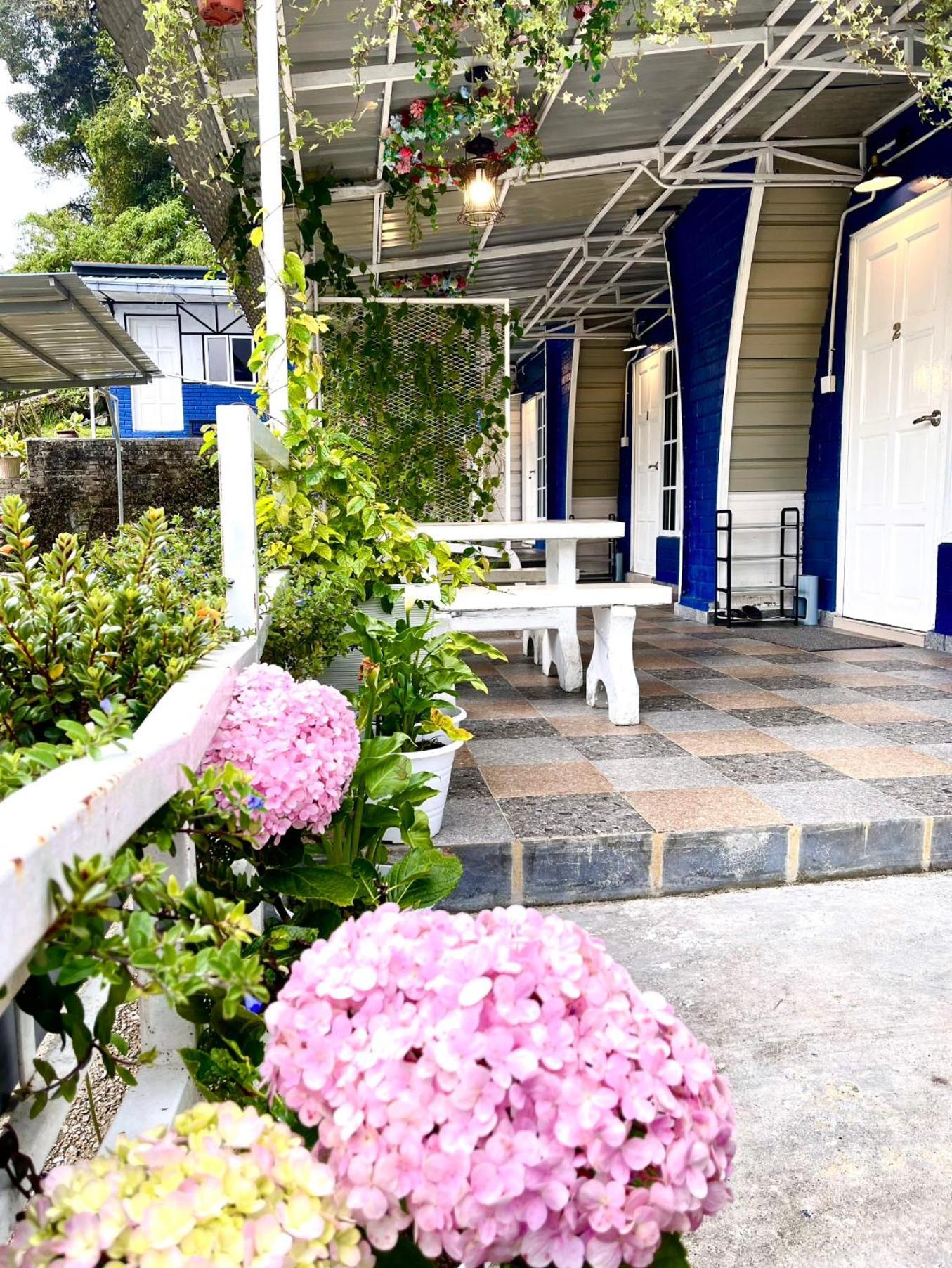 Blue Cabins By Pfordten Cottage Cameron Highlands Exterior photo